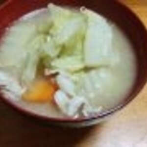 春キャベツの味噌スープ（豚汁）